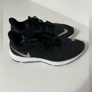 Nike Black Athletic Shoes 9